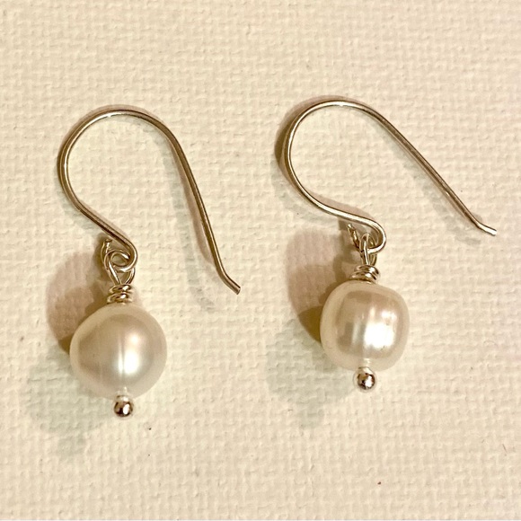 White Freshwater Pearl Earrings - Picture 4 of 5